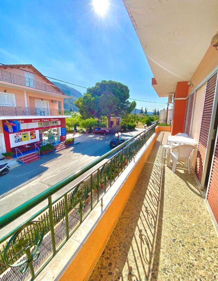 Dimitris Apartment 季亚科普通 外观 照片